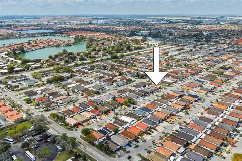2496 W 70th Pl, Hialeah, FL 33016 photo 29