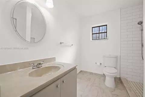 2496 W 70th Pl, Hialeah, FL 33016 photo 16
