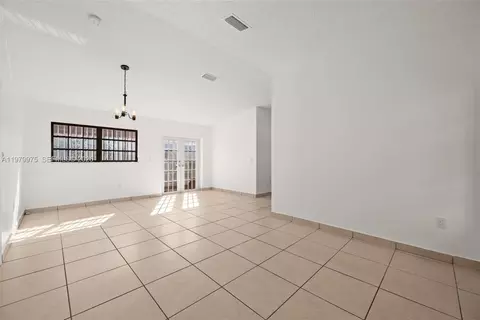 2496 W 70th Pl, Hialeah, FL 33016 photo 6
