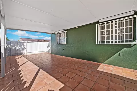 2496 W 70th Pl, Hialeah, FL 33016 photo 22
