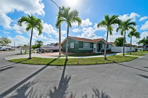 2496 W 70th Pl, Hialeah, FL 33016 photo 2