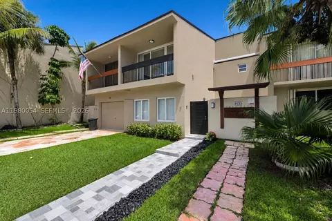 9133 Fontainebleau Blvd #5, Miami, FL 33172