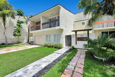 9133 Fontainebleau Blvd #5, Miami, FL 33172