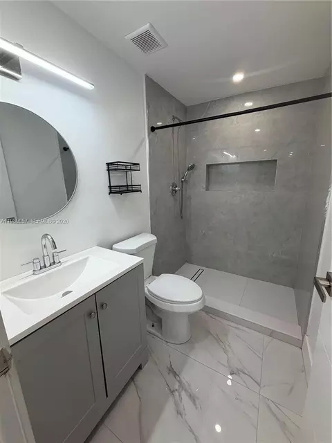 Bath - 120 E 44th St, Hialeah, FL 33013 photo 3 of 4