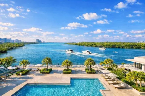 300 Bayview Dr #1107, Sunny Isles Beach, FL 33160