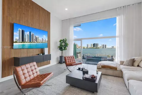 3927 NE 171st St #C, North Miami Beach, FL 33160