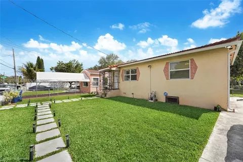 560 NW 97th St, Miami, FL 33150
