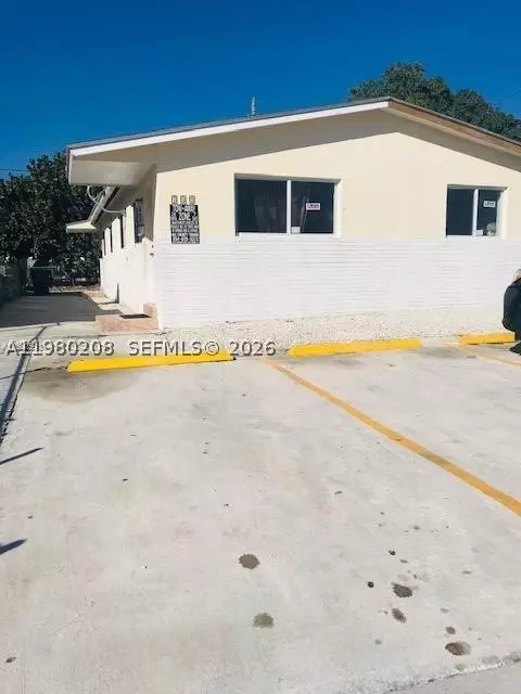 752 NW 3rd Ct, Hallandale Beach, FL 33009