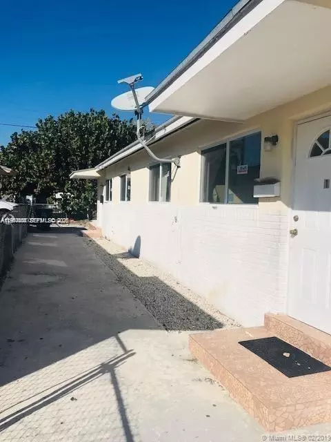 752 NW 3rd Ct, Hallandale Beach, FL 33009