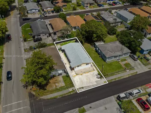752 NW 3rd Ct, Hallandale Beach, FL 33009