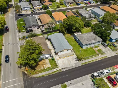 752 NW 3rd Ct, Hallandale Beach, FL 33009