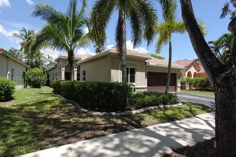 4321 Willow Ridge Dr, Weston, FL 33331