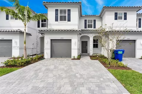 11925 NW 46th St, Coral Springs, FL 33076