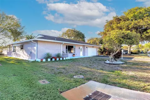 Exterior - 8209 NW 91st Ave, Tamarac, FL 33321 photo 1 of 8
