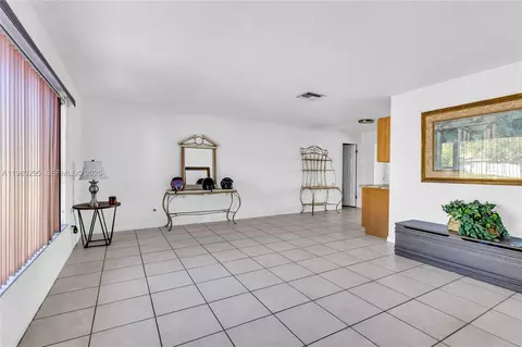 Living - 8209 NW 91st Ave, Tamarac, FL 33321 photo 1 of 2