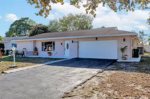 Exterior - 8209 NW 91st Ave, Tamarac, FL 33321 photo 2 of 8