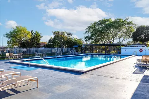 Exterior - 8209 NW 91st Ave, Tamarac, FL 33321 photo 8 of 8