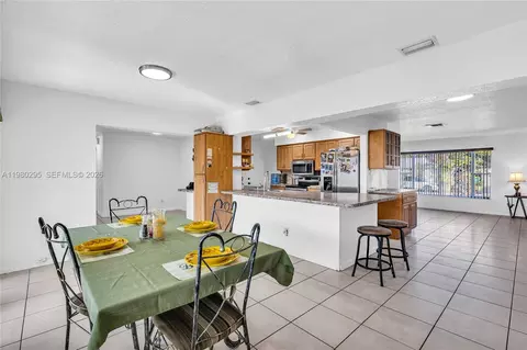 Dining - 8209 NW 91st Ave, Tamarac, FL 33321 photo 1 of 3