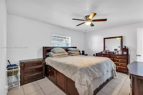 Bedroom - 8209 NW 91st Ave, Tamarac, FL 33321 photo 2 of 7