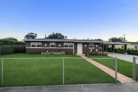 3930 NW 185th St, Miami Gardens, FL 33055