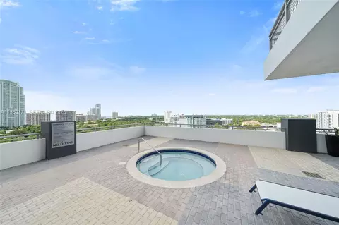 Exterior - 60 SW 13th St #4414, Miami, FL 33130 photo 8 of 8