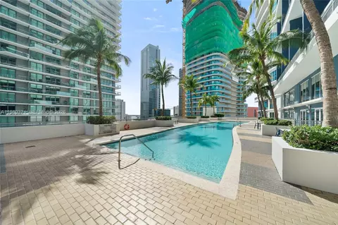 Exterior - 60 SW 13th St #4414, Miami, FL 33130 photo 5 of 8