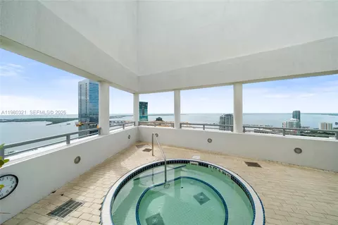 Exterior - 60 SW 13th St #4414, Miami, FL 33130 photo 3 of 8