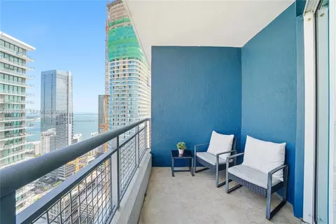 Exterior - 60 SW 13th St #4414, Miami, FL 33130 photo 2 of 8