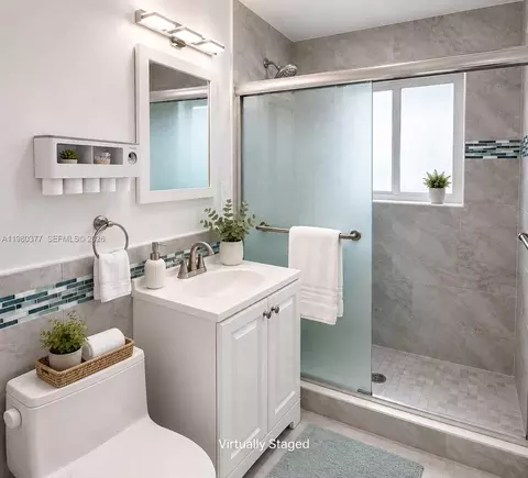 Bath - 1262 Marlin Dr, Marathon, FL 33050 photo 1 of 2