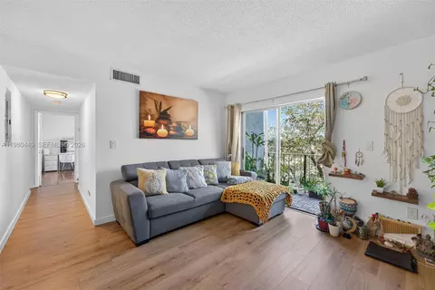 8950 NE 8th Ave #402, Miami, FL 33138