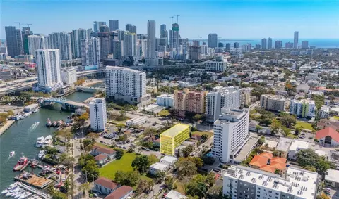 566 NW 1st St, Miami, FL 33128