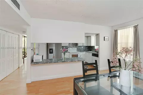 20381 NE 30th Ave #220, Aventura, FL 33180