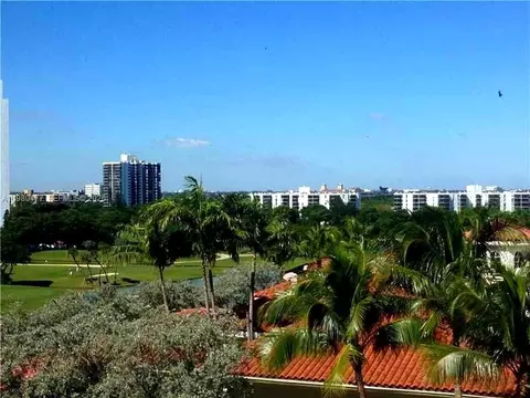 19900 E Country Club Dr #806, Aventura, FL 33180