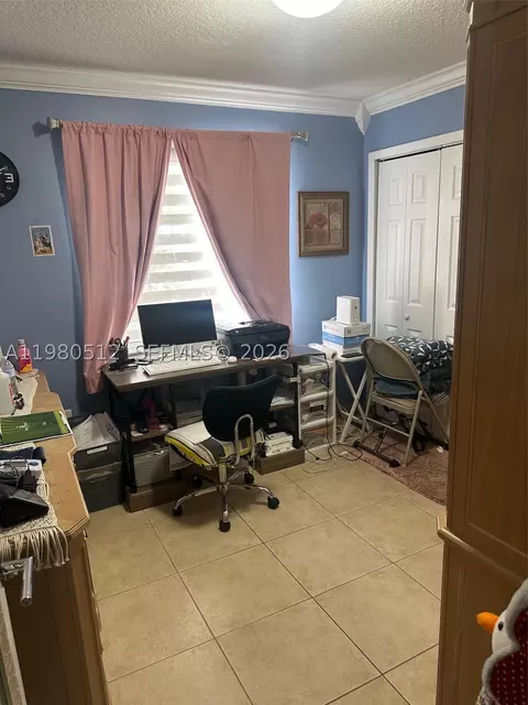 2501 W 73rd Pl, Hialeah, FL 33016 photo 7