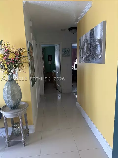 2501 W 73rd Pl, Hialeah, FL 33016 photo 13