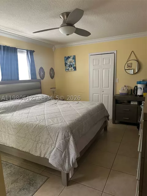 2501 W 73rd Pl, Hialeah, FL 33016 photo 11