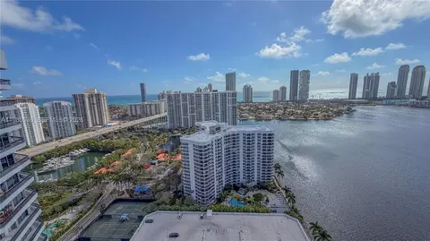 3530 Mystic Pointe Dr #LPH13, Aventura, FL 33180