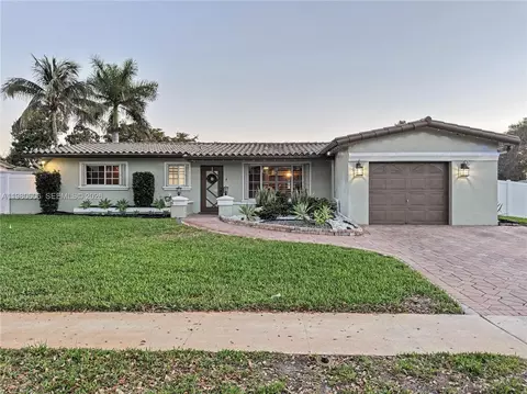 11040 NW 22nd St, Pembroke Pines, FL 33026