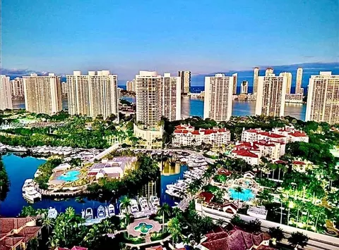 1000 W Island Blvd #2908, Aventura, FL 33160