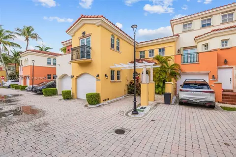 18450 NE 30th Pl, Aventura, FL 33160