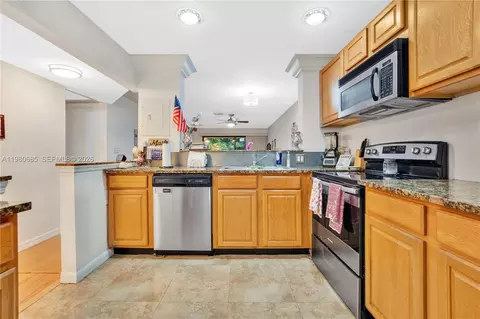 3777 NW 78th Ave #15G, Hollywood, FL 33024