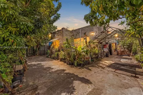 7740 NW 9th Ave, Miami, FL 33150