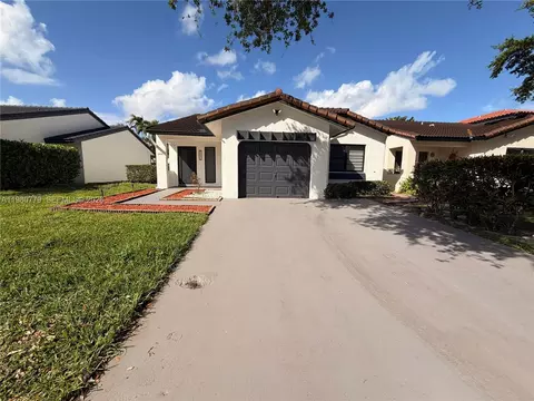 6641 NW 174th Ter, Hialeah, FL 33015