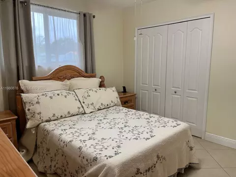 Bedroom - 685 W 77th St, Hialeah, FL 33014 photo 5 of 7