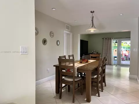 Dining - 685 W 77th St, Hialeah, FL 33014 photo 1 of 1
