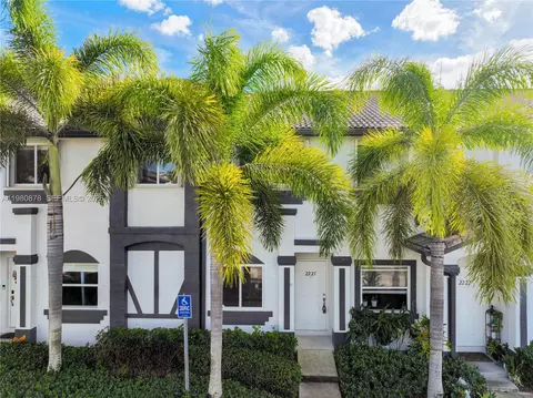 2221 SE 26th Ln #2221, Homestead, FL 33035