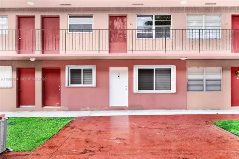1281 W 29th St #6, Hialeah, FL 33012