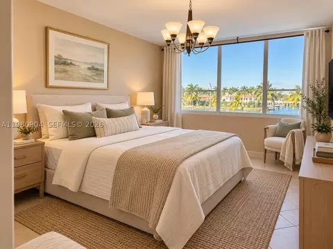 5005 Collins Ave #304, Miami Beach, FL 33140