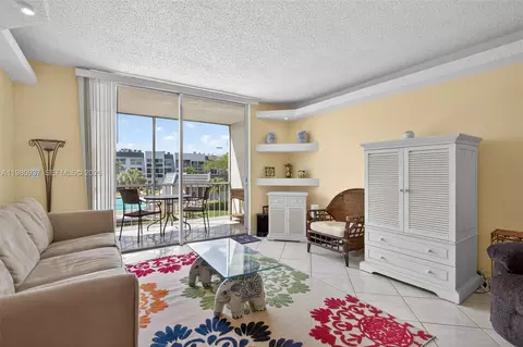 6600 Royal Palm Blvd #207B, Margate, FL 33063