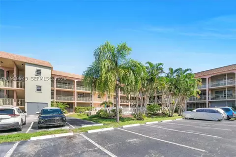 100 SE 6th Ave #207, Pompano Beach, FL 33060